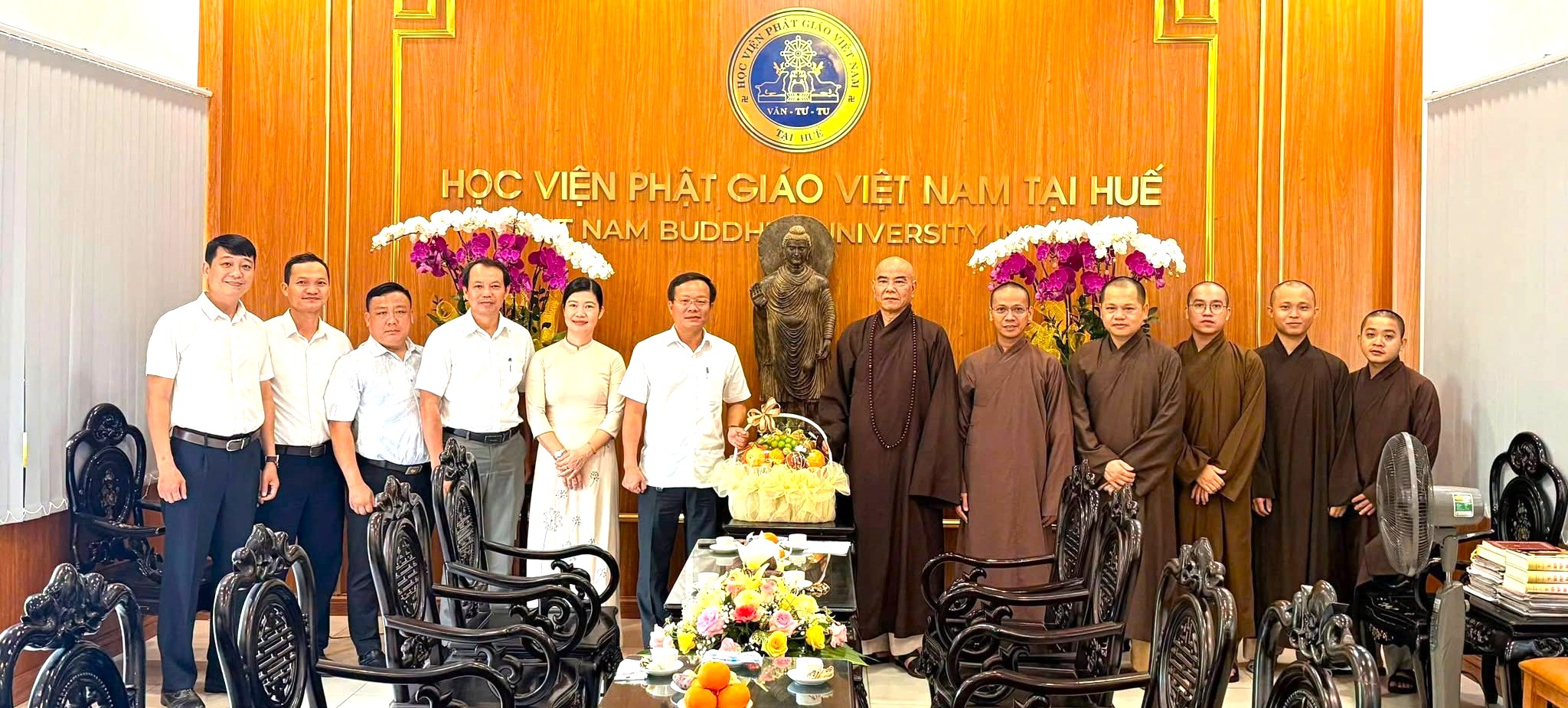 Đảng ủy phường An Cựu thăm Học viện Phật giáo Việt Nam tại Huế