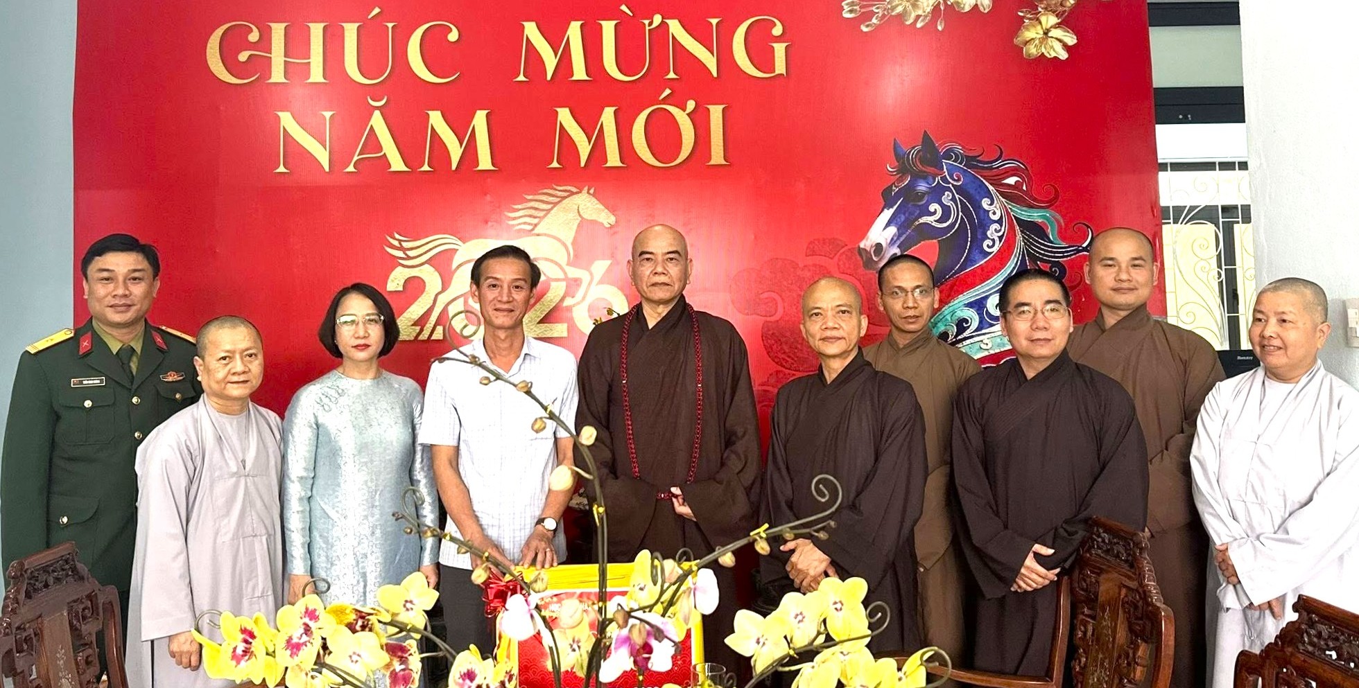 Học viện PGVN tại Huế thăm và chúc tết phường Thuỷ Xuân và An Cựu